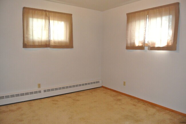 Building Photo - 101 18th Ave SW