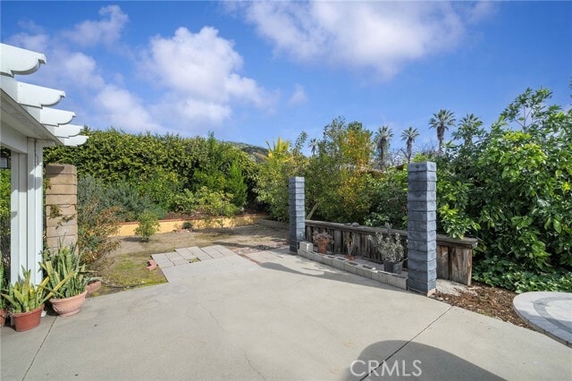 Building Photo - 968 Englewild Dr