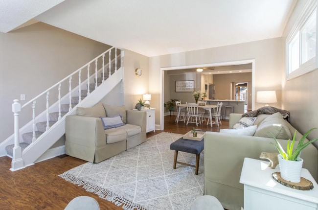 Building Photo - 2417 23rd Ave S