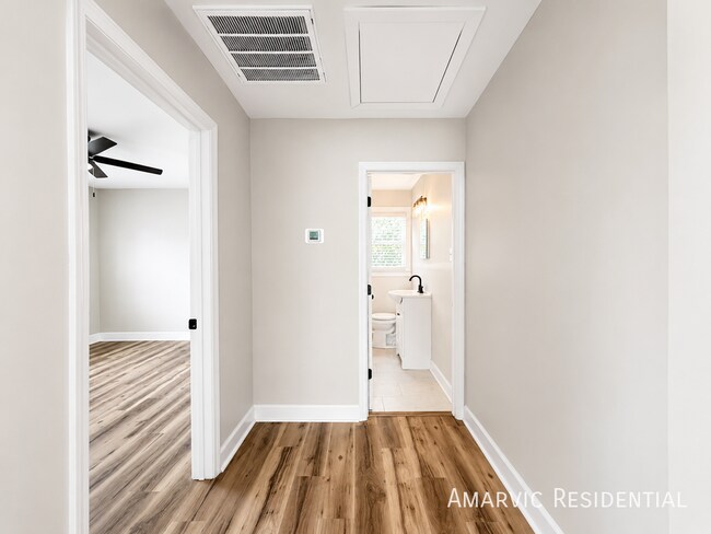 Building Photo - 306 Watauga Ave