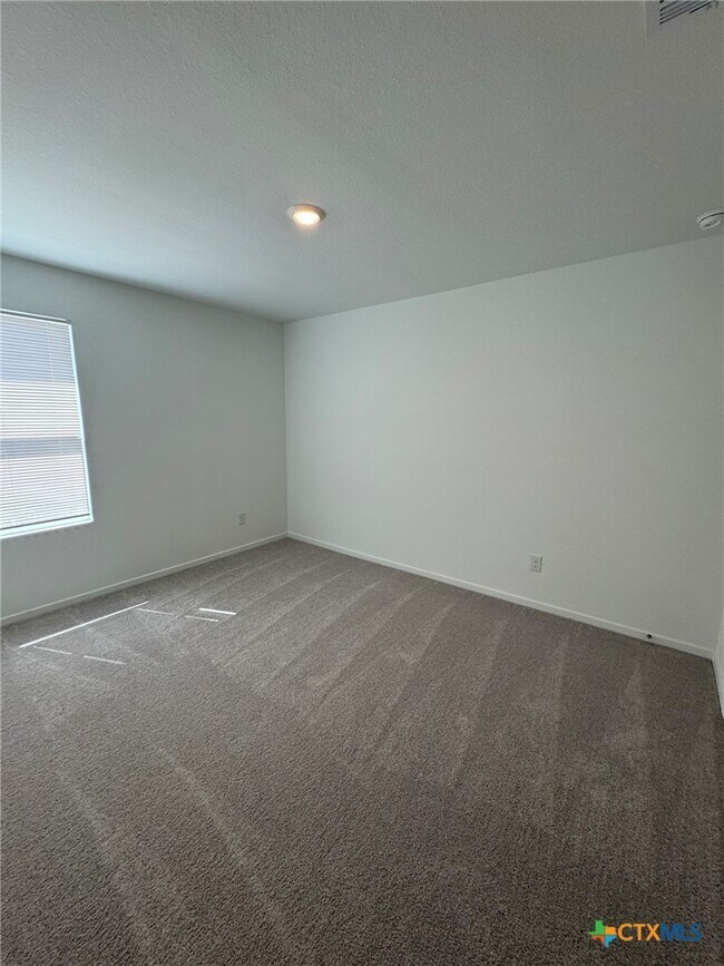 Building Photo - 205 Trinity River Holw