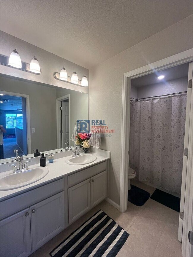 Building Photo - 13621 Crane Ct