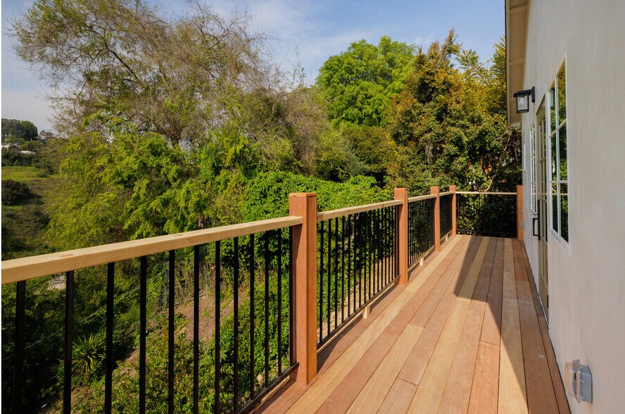 Building Photo - 3649 Cazador St