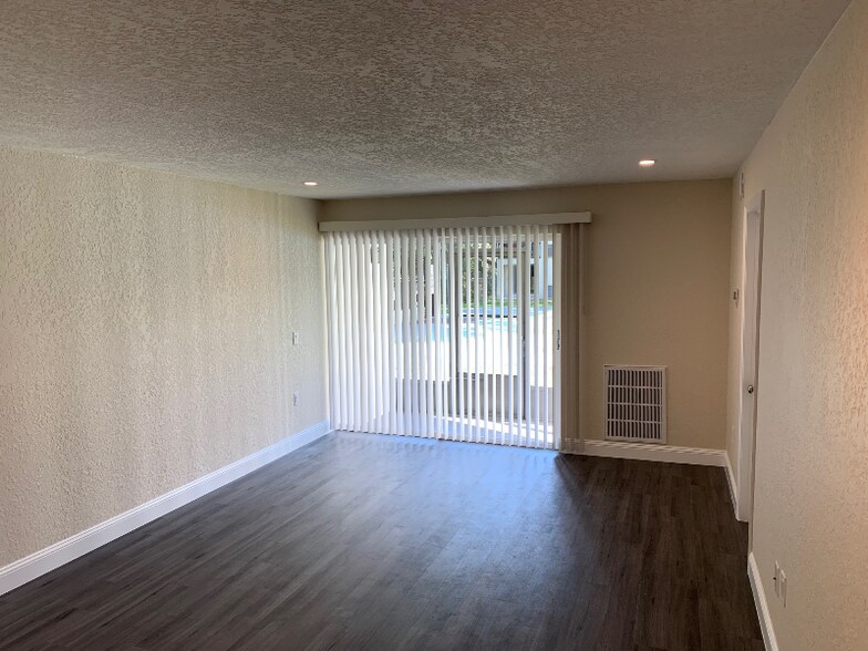 Building Photo - 141 Fernery Rd