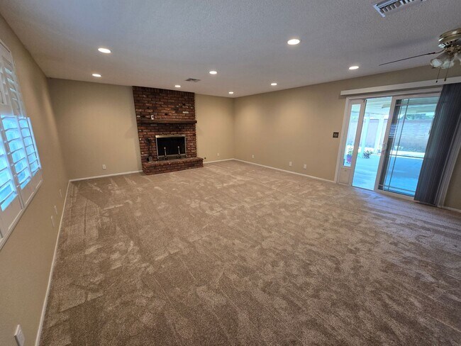 Building Photo - Beautiful 3 Bedroom Home in Glendora