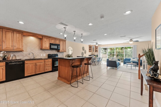 Building Photo - 554 Majorca Ct