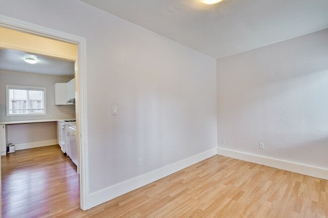 Building Photo - Private ADU with Fenced Yard, Indoor Laund...