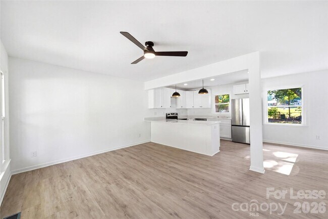 Building Photo - 6126 Amberly Ln