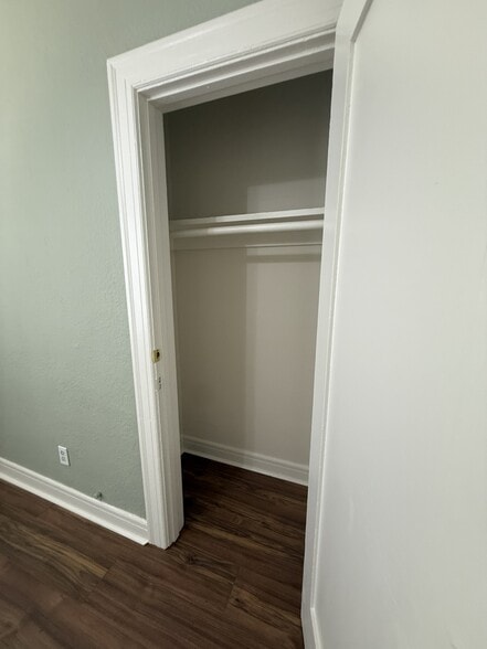 Building Photo - 2949 Raymond Ave