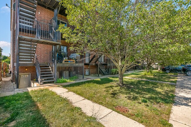 Building Photo - 3751 S Michigan Ave