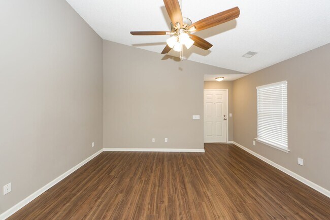 Building Photo - 3 Bedroom 2 Bath Home in Scotts Mill - Summerville