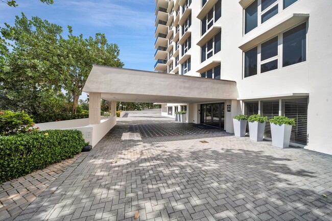 Building Photo - 2066 N Ocean Blvd