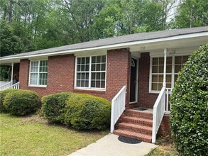 Building Photo - 111 Doves Ln