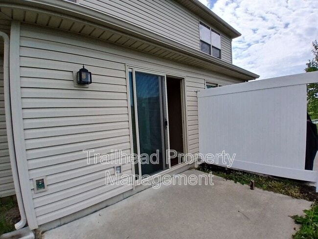 Building Photo - 21616 Westover Ct