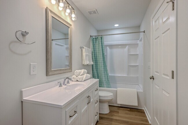 Building Photo - 5754 Pilgrim Ave