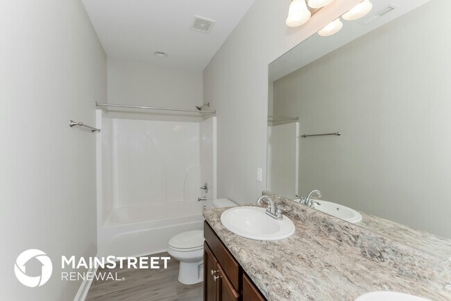 Building Photo - 3024 Honeysuckle Dr