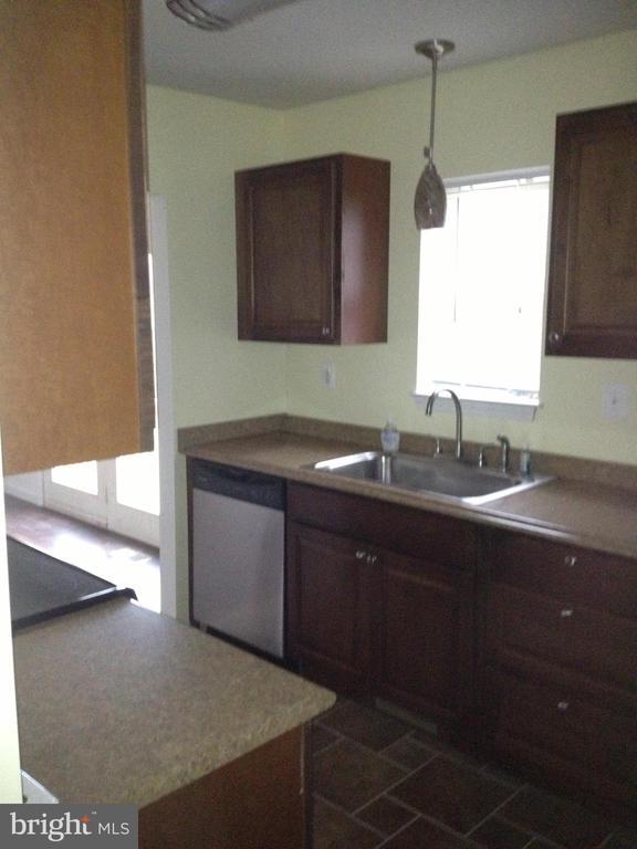 Building Photo - 236 Meadow View Ln