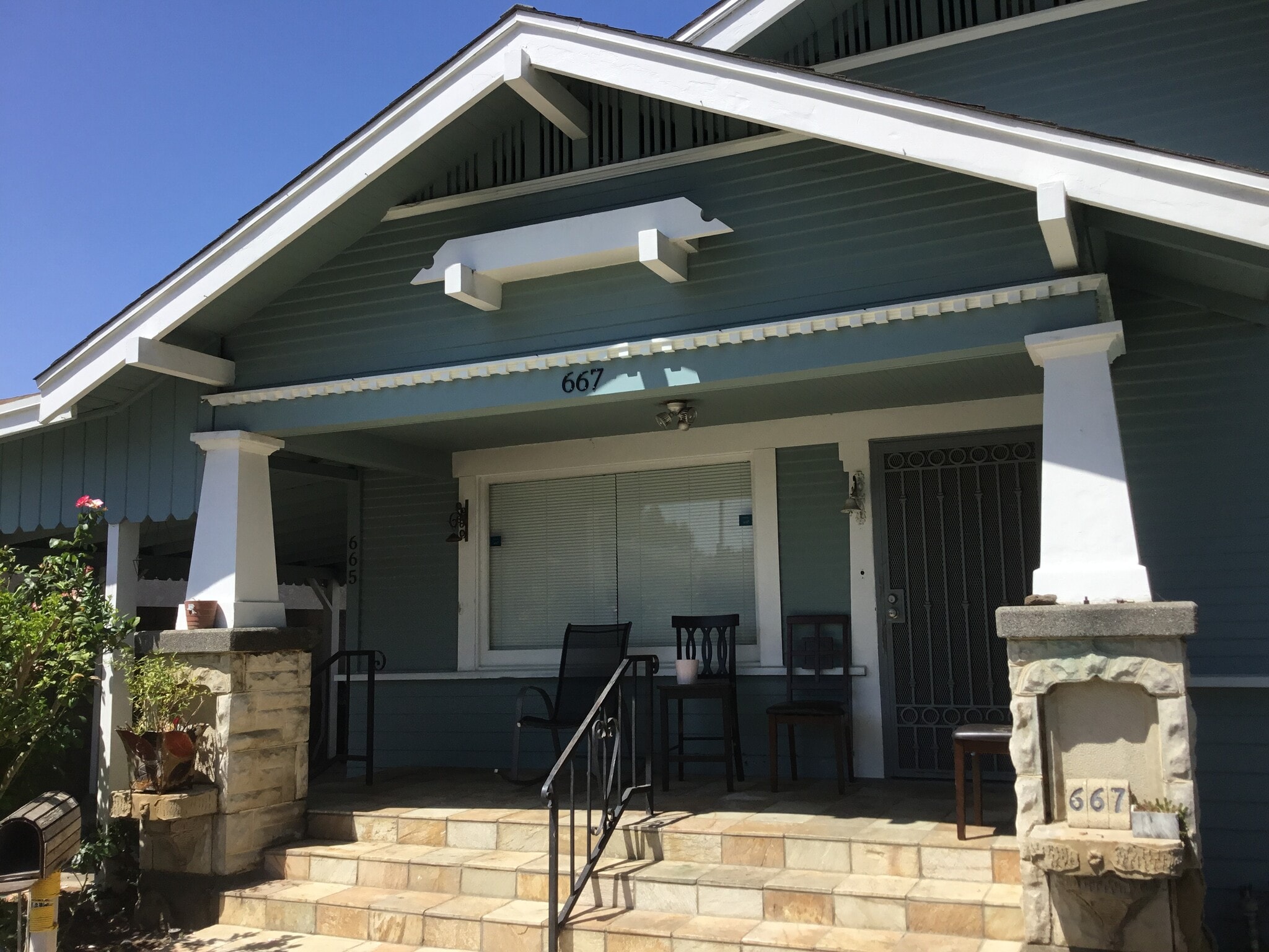 Building Photo - 665 Loma Ave