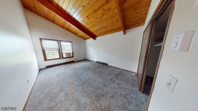Building Photo - 419 Lake Shore N