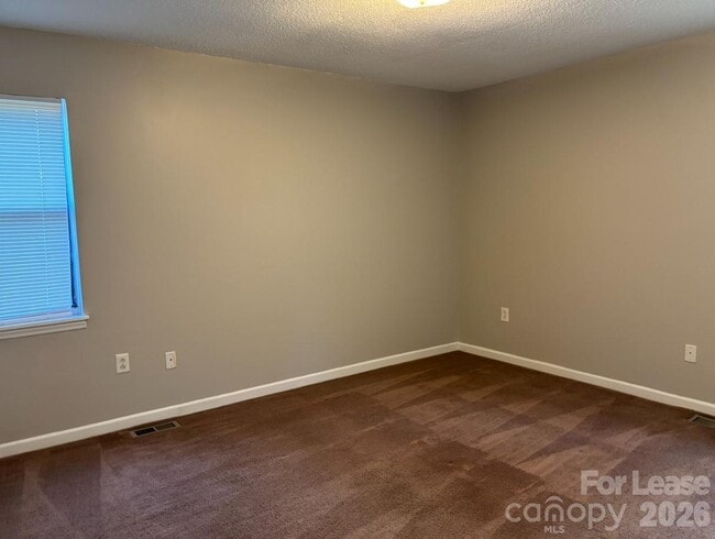 Building Photo - 3633 Driftwood Dr