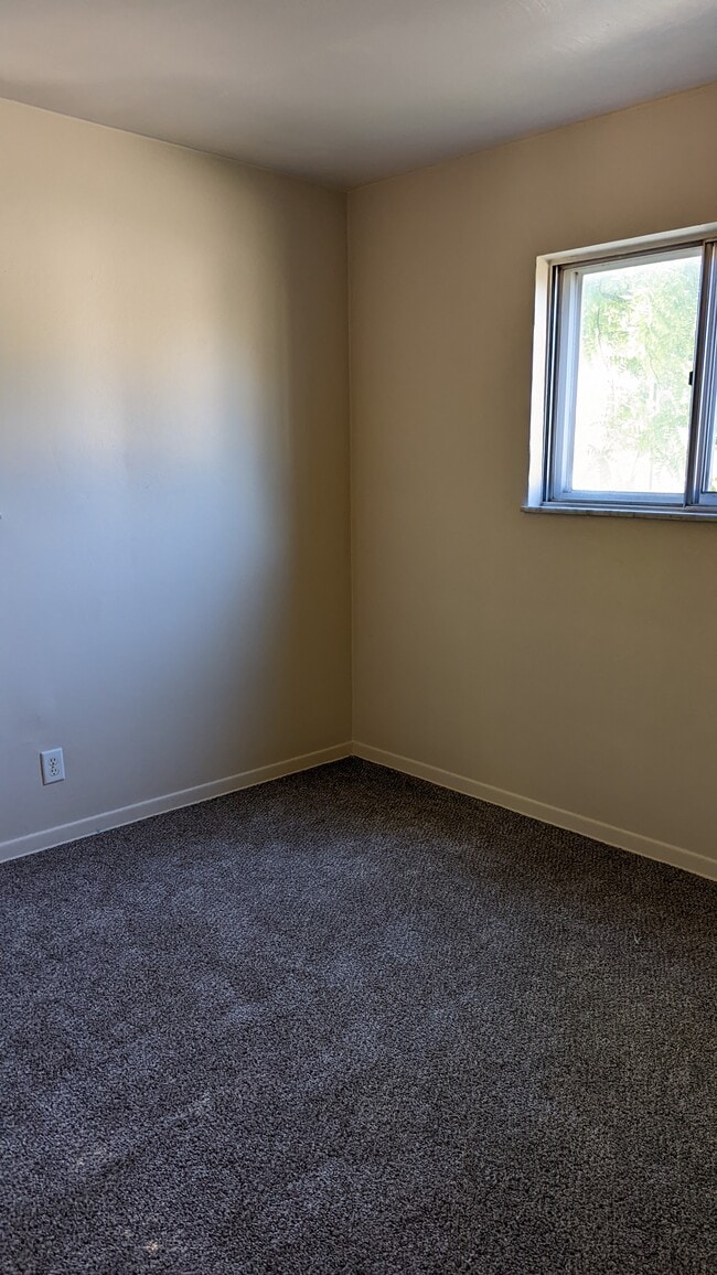 Building Photo - First St