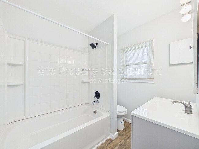 Building Photo - 10323 East 20th St S