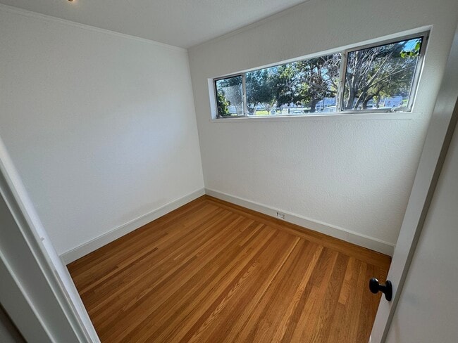 Building Photo - 3 bedroom 2 bathroom single family home | Located in Tahoe Park
