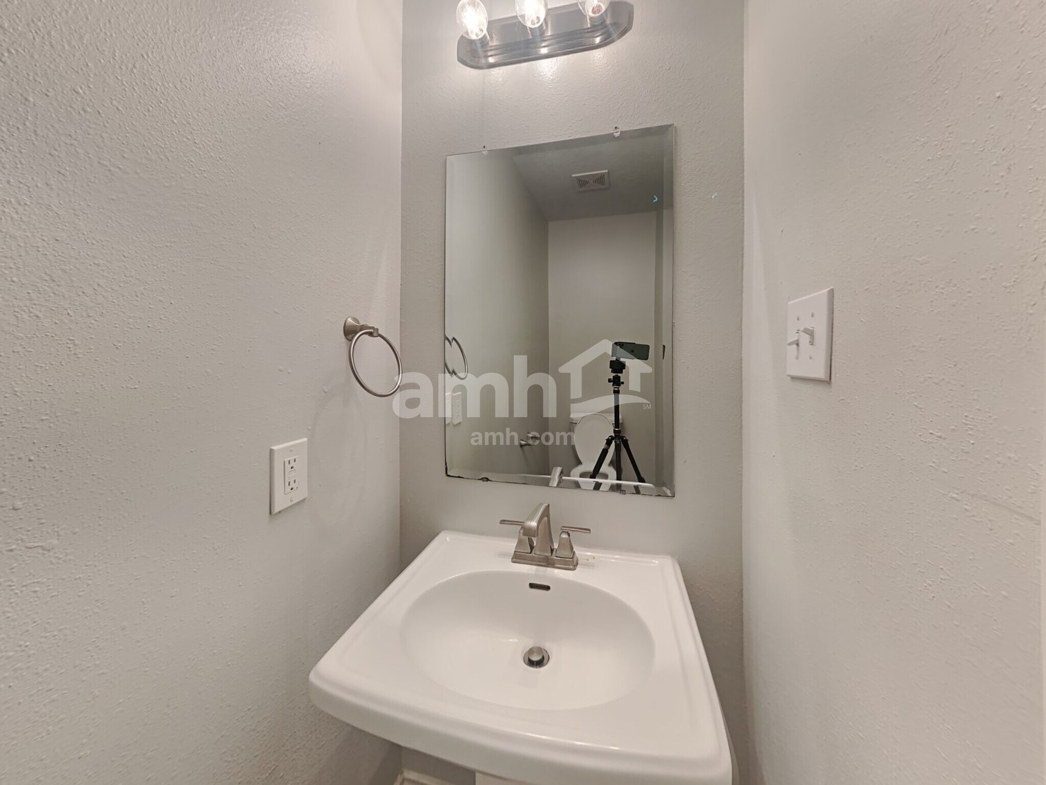 Building Photo - 6714 Hidden Colony Ln