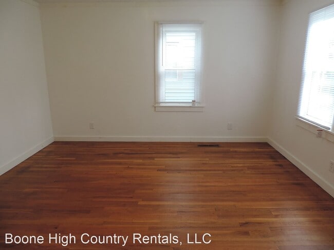 Building Photo - 3 br, 1.5 bath House - 407 Meadowview Drive