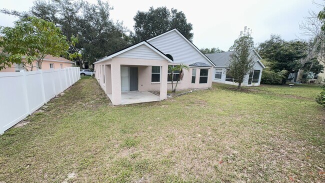 Building Photo - Come see this beautiful 3 bedroom, 2 bath, 2 car garage home for rent near Citrus Park Mall!