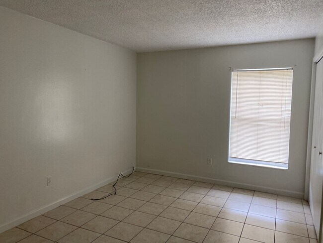 Building Photo - Weatherly Condominiums