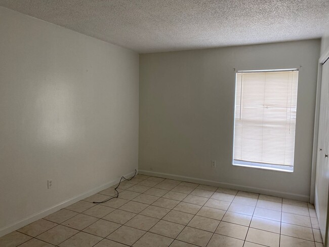 Building Photo - Weatherly Condominiums