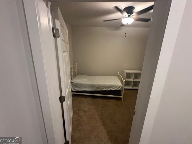 Building Photo - 370 Crestbrook Ln