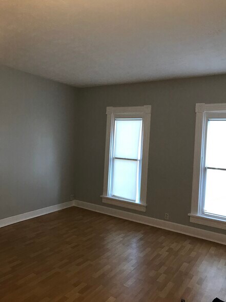 Building Photo - 213 Burns Ave