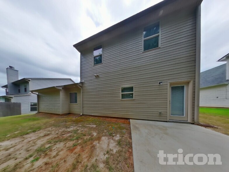 Building Photo - 347 Hawthorn Dr