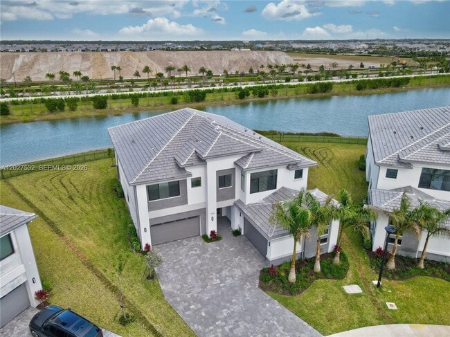 Building Photo - 12865 Wingspan Ct