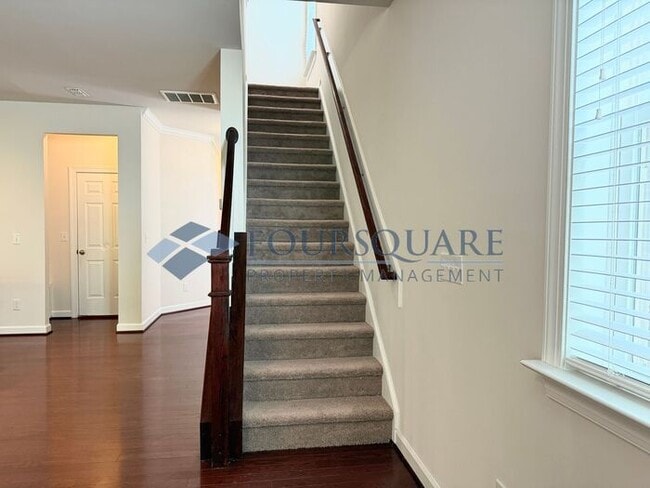 Building Photo - Spacious End-Unit Townhome with 2-Car Garage & Private Patio – Near Beaver Creek & Downtown Apex