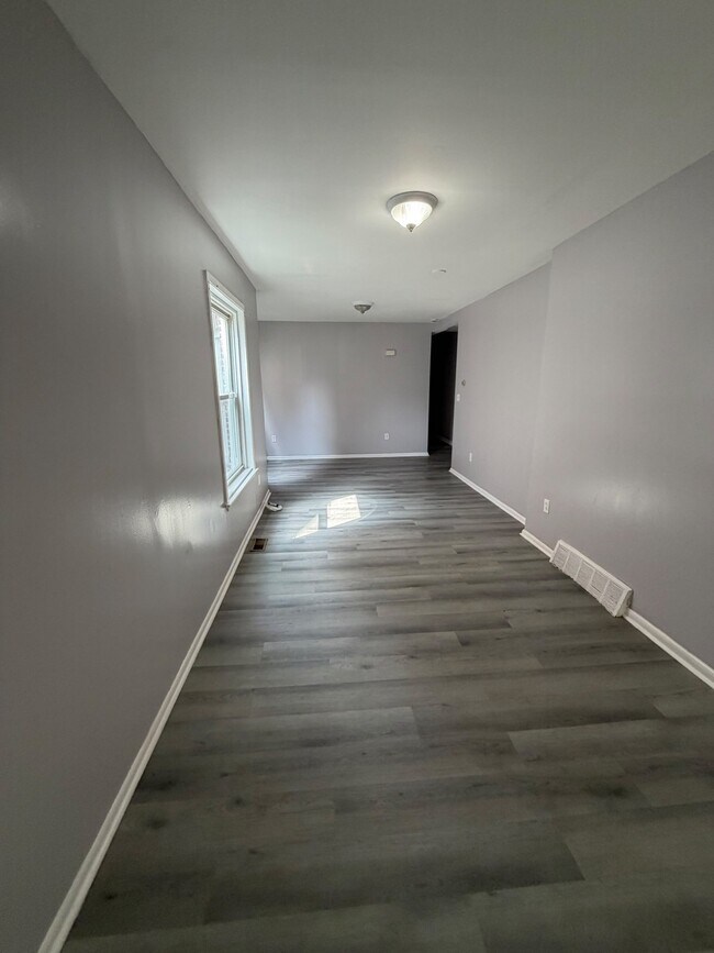 Building Photo - 251 Highland Ave