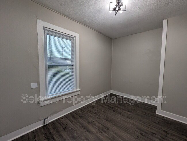 Building Photo - 601 Brackenridge St
