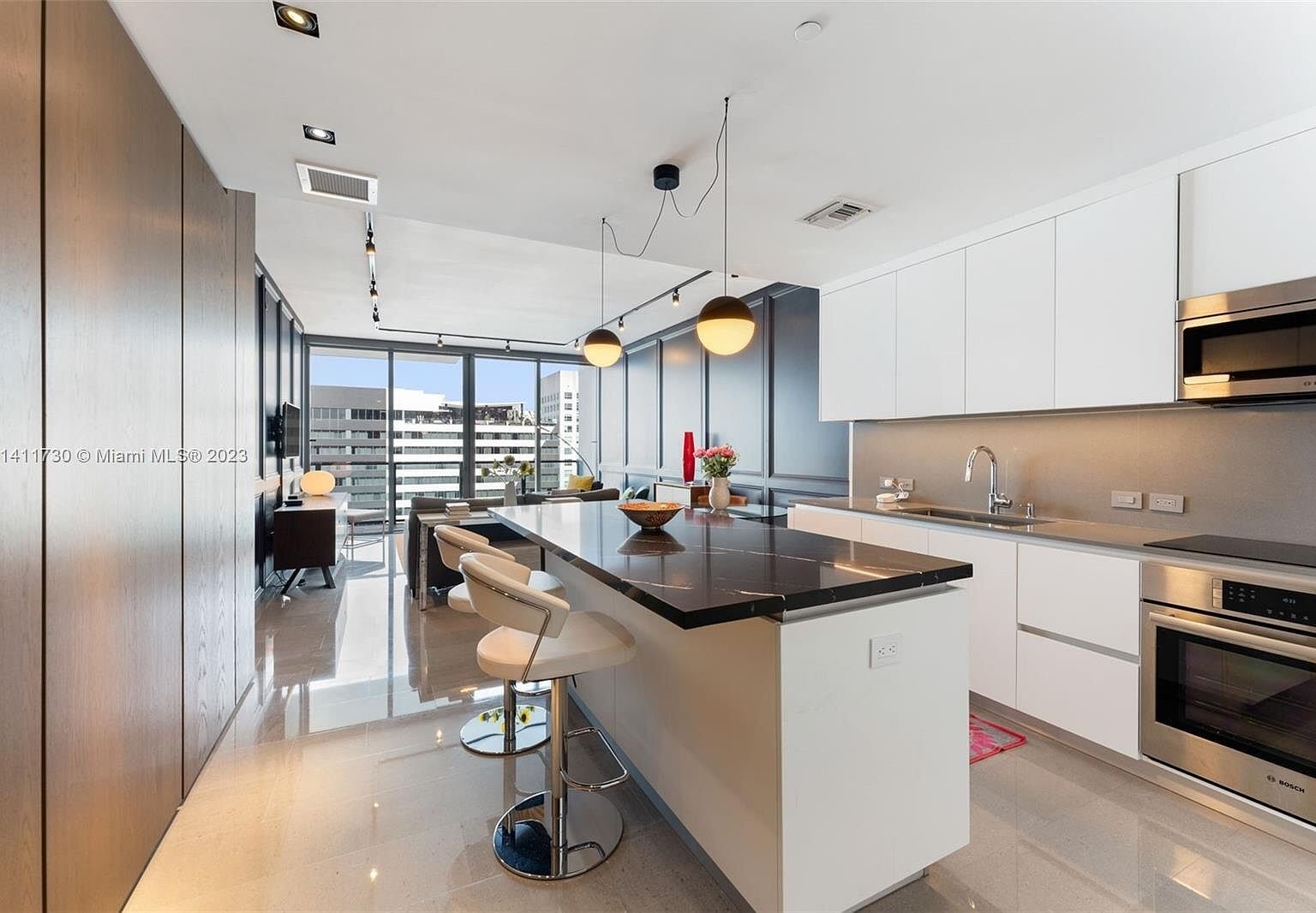 Building Photo - 88 SW 7th St