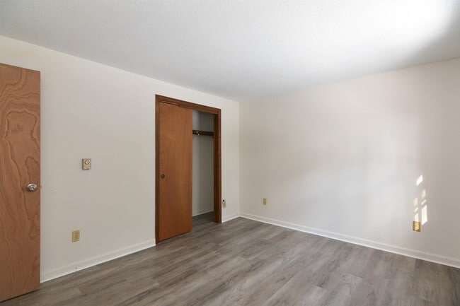 Building Photo - 3 Holly Ln