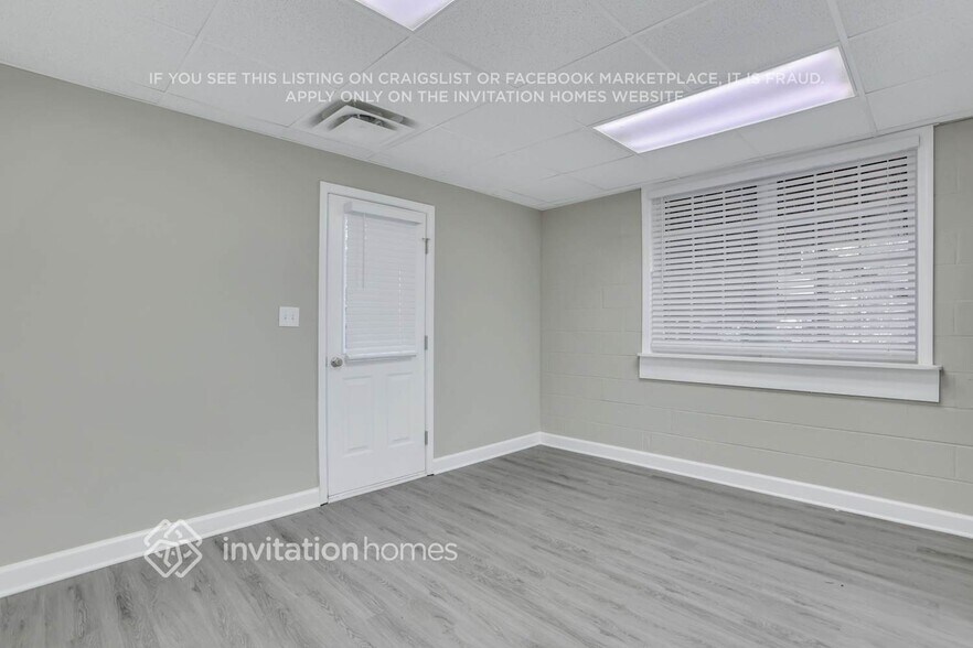 Building Photo - 560 Laurel Wood Ct