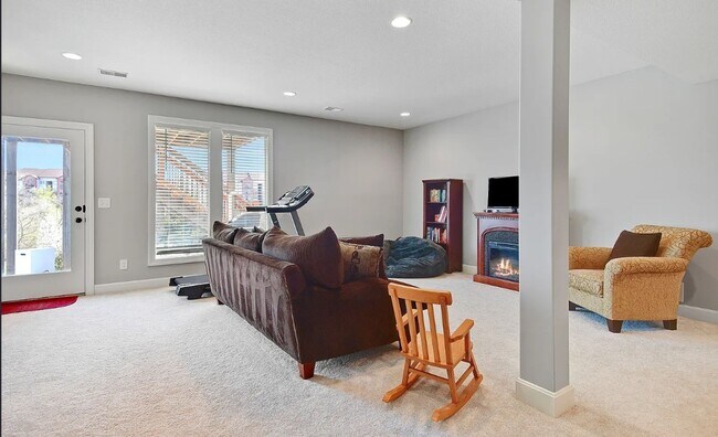Building Photo - 4 BR/3BA | Newly Renovated Single Family Home | 3-Car Covered Parking | Back Deck