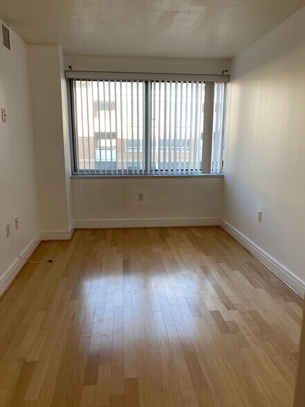 Building Photo - 800 4th St SW