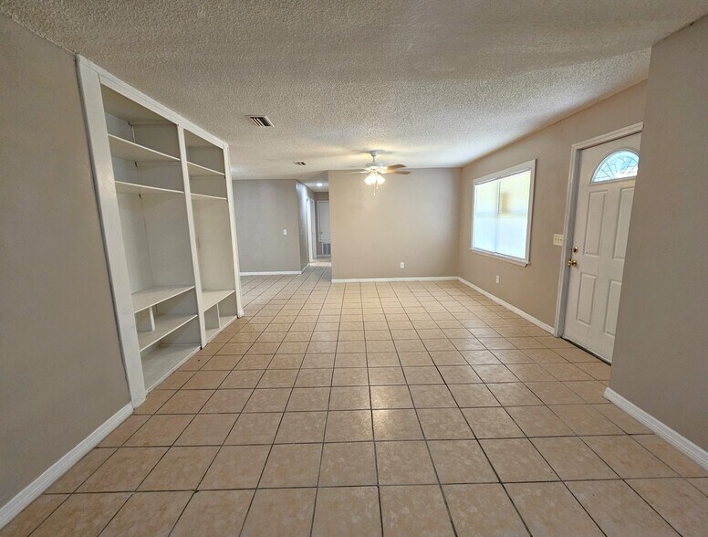 Building Photo - 6301 Breezewood St