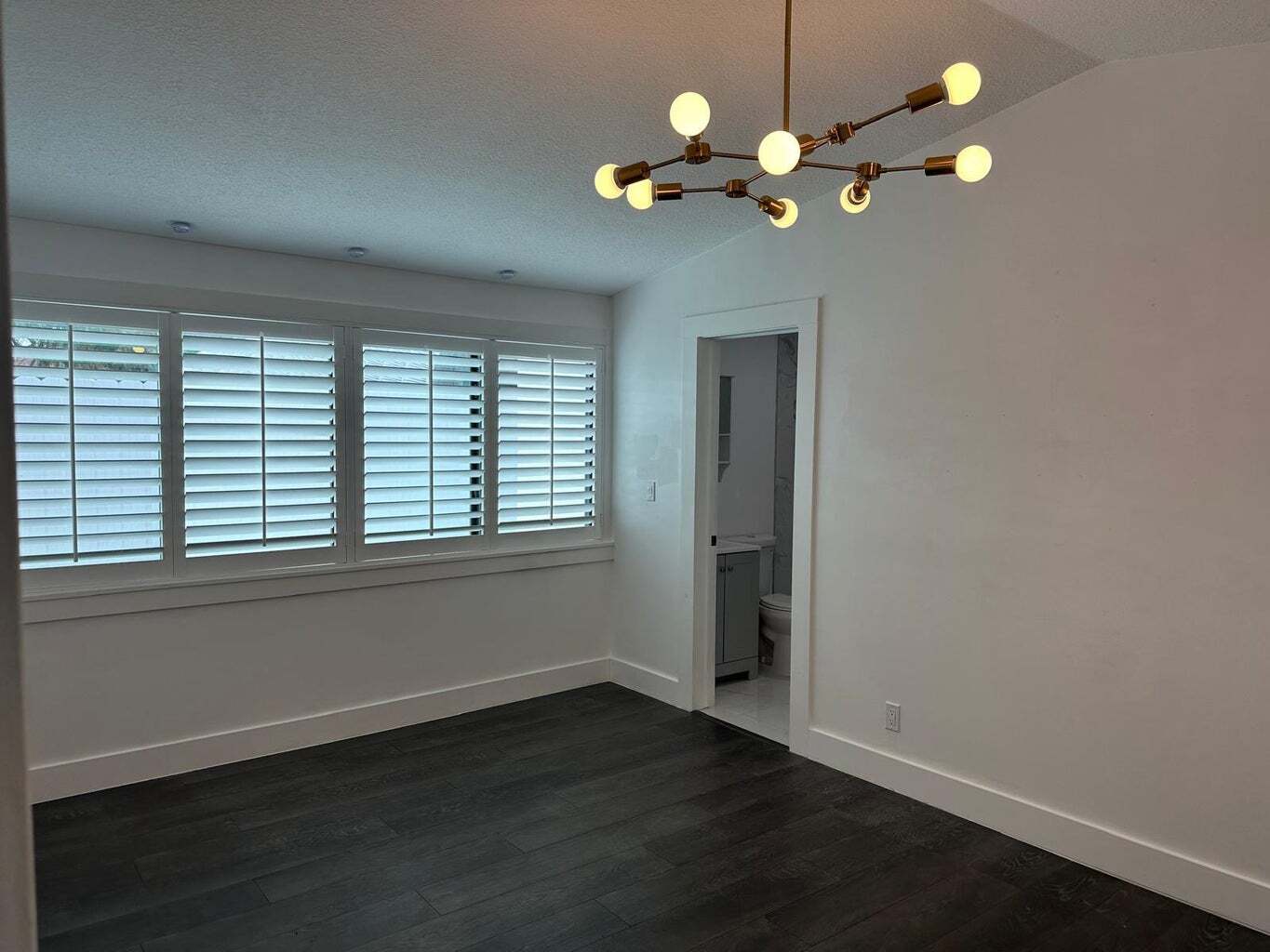 Building Photo - 2940 Cherokee Rd