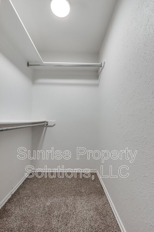 Building Photo - 509 Gyrfalcon Dr