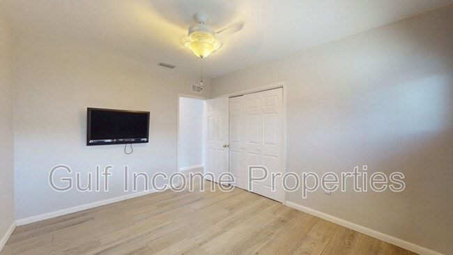 Building Photo - 406 47th St NW