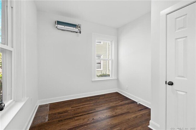 Building Photo - 318 Humphrey St