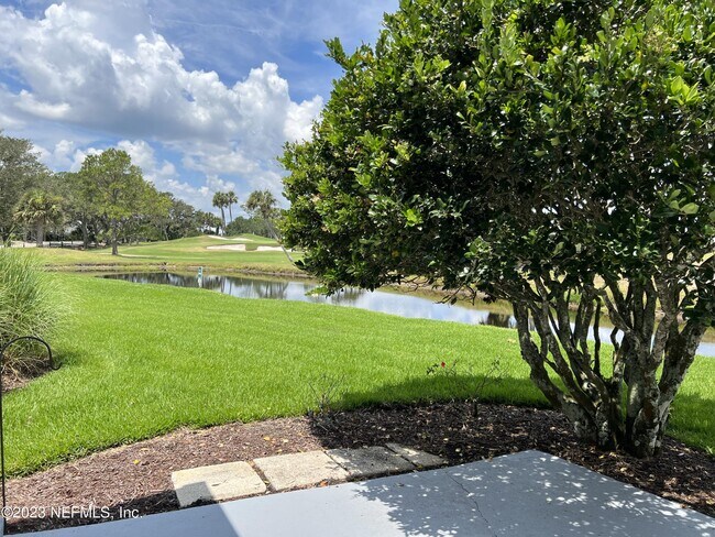 Building Photo - 7 Cove Rd